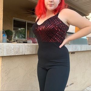 Super cute sequin jumpsuit only worn once♥️